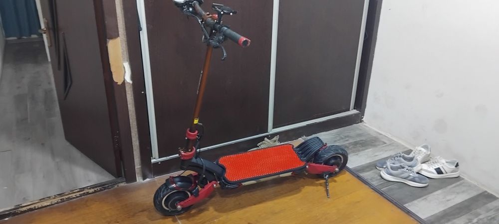 Продам электросамокат