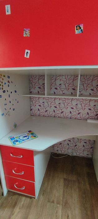 Продам кровать -чердак. 20 тысяч