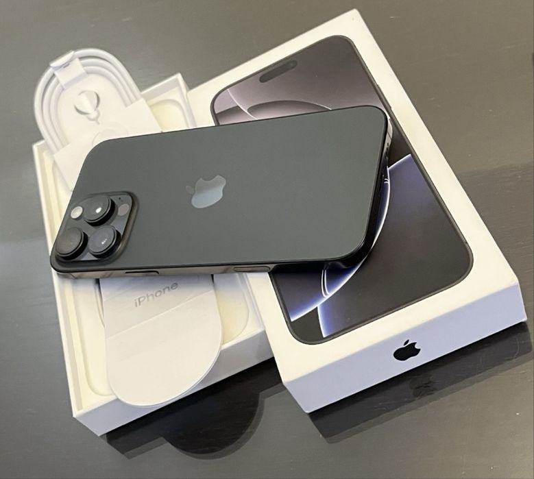 Vand Iphone 16 Pro black impecabil full box neveock