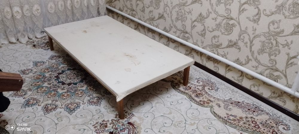 Продаётся стол срочно