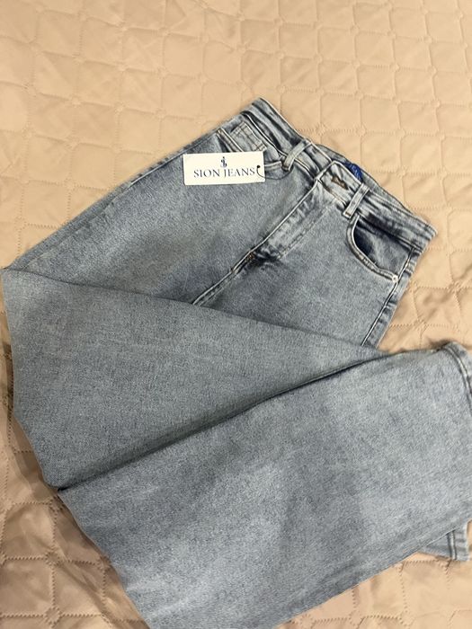 Чисто нови дънки