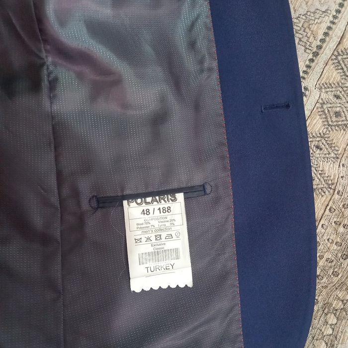 Продам школьный костюм