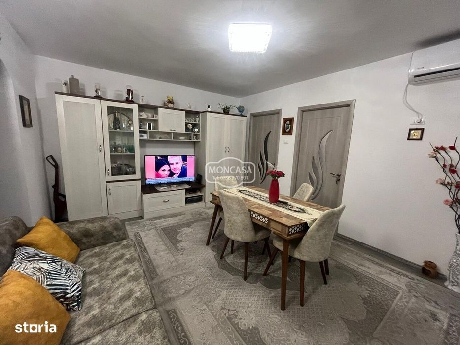 Apartament 3 camere zona Marchian , etaj 1
