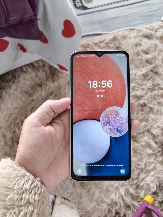 продаётся телефон