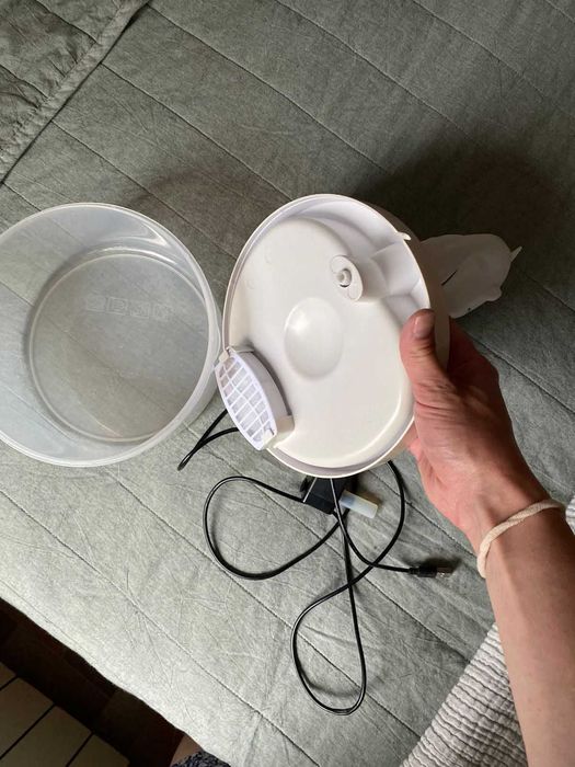 Автоматическая поилка для котят