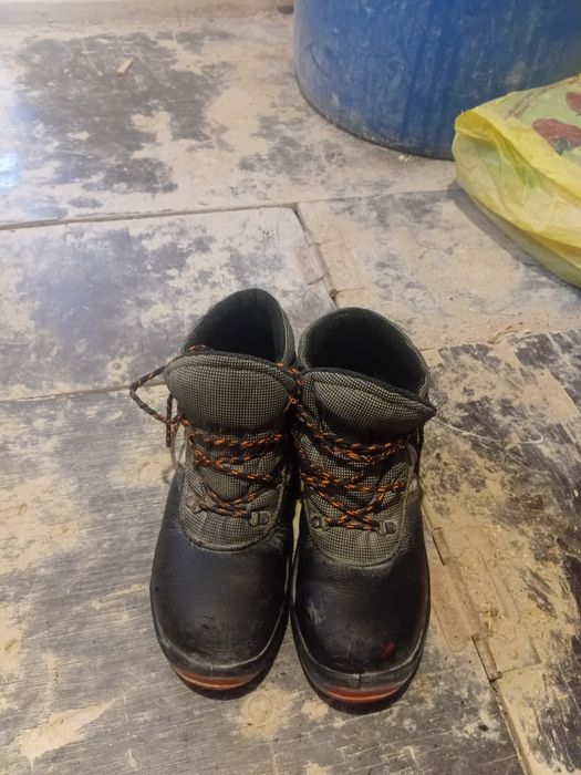 Аяқ киым берцы сатлад 5,6мын