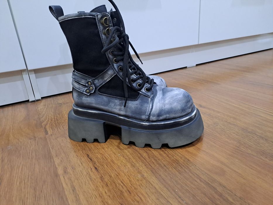 Новые. Крутые ботинки