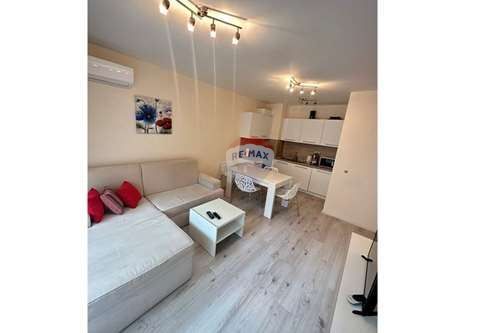 Дава се под наем Двустаен апартамент в Варна, Аспарухово - 65 кв.м за 548.25 € - Снимка #1