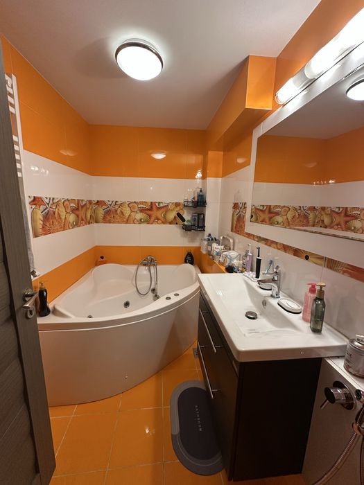 De Vânzare - Apartament 3 camere - inel 2