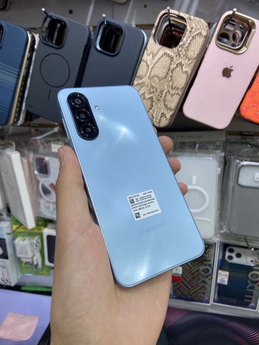 Samsung A17 6/128 ideal