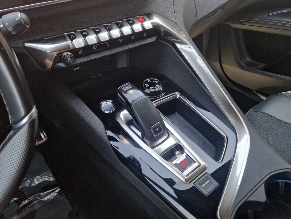 Peugeot 5008 1.6 PureTech 181 CP 2020 Automat/GT-line/Led/Piele/Navigatie/Camera/Panoramic/I-Cockpit/Focal/Jante 18./7 Locuri/TVA deductibil/