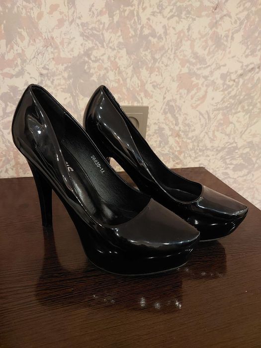 Туфли сотилади лакированный