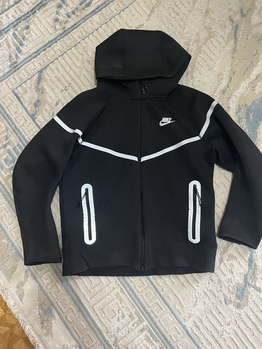 Nike tech fleece reflective