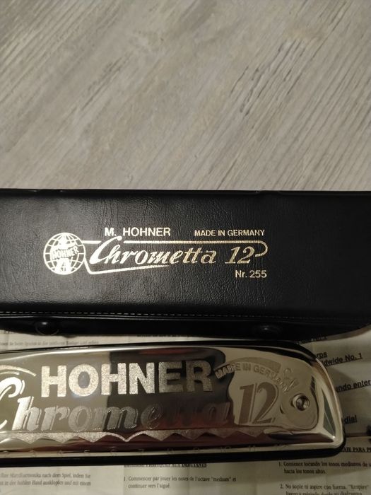 Професионална хроматична хармоника Hohner Chrometta 12