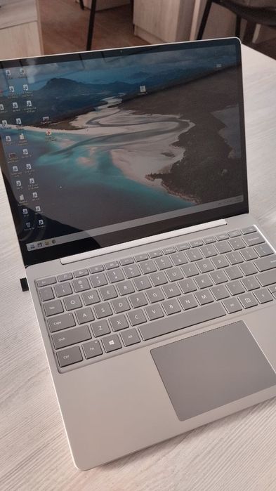 Microsoft surface noutbuk