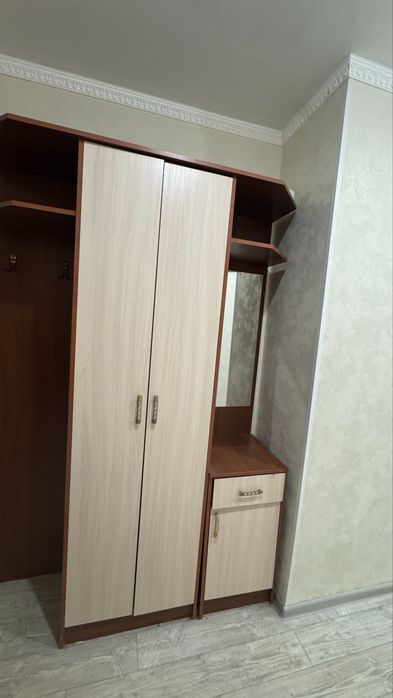Продам шкаф в прихожую