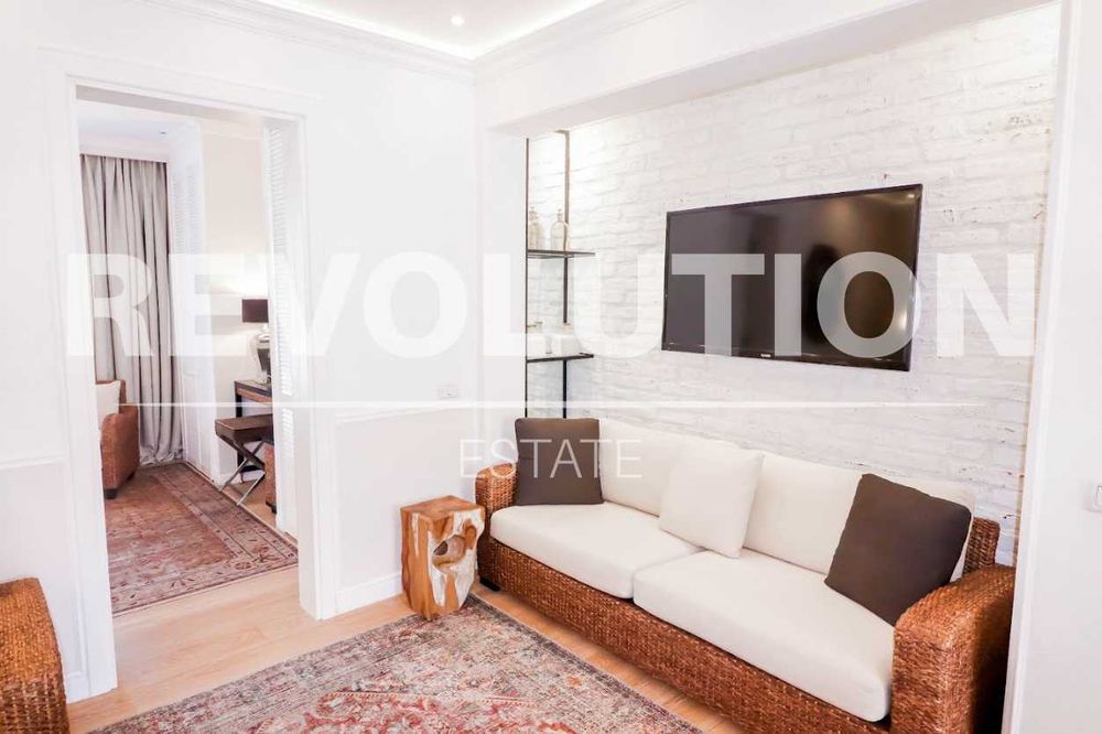 Луксозен тристаен апартамент в района на Гръцки квартал/ С почистване!