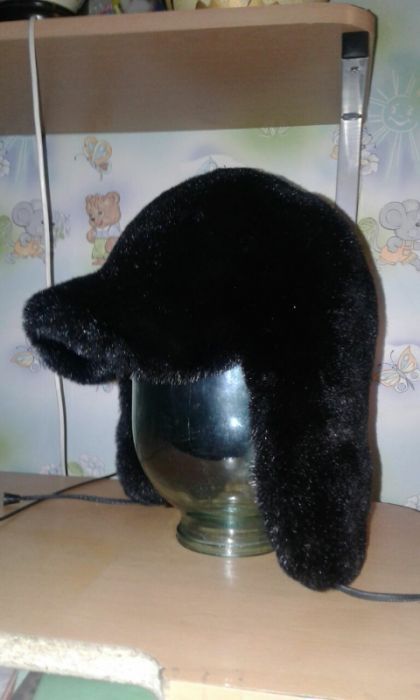 Стильная женская шапка ушанка