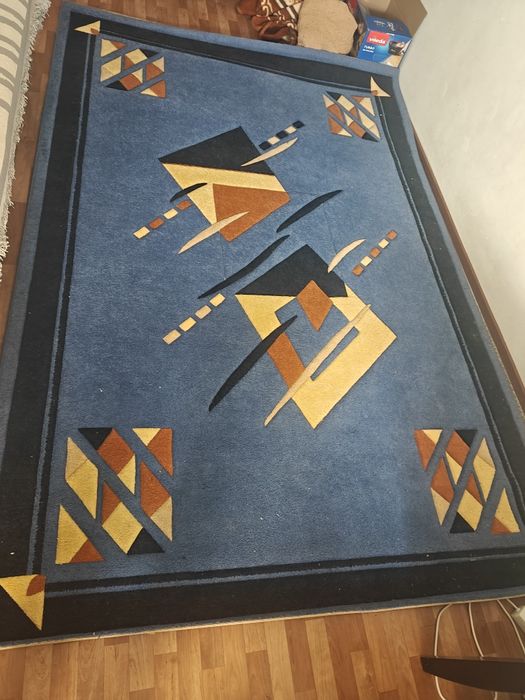 Продам ковёр 2*3