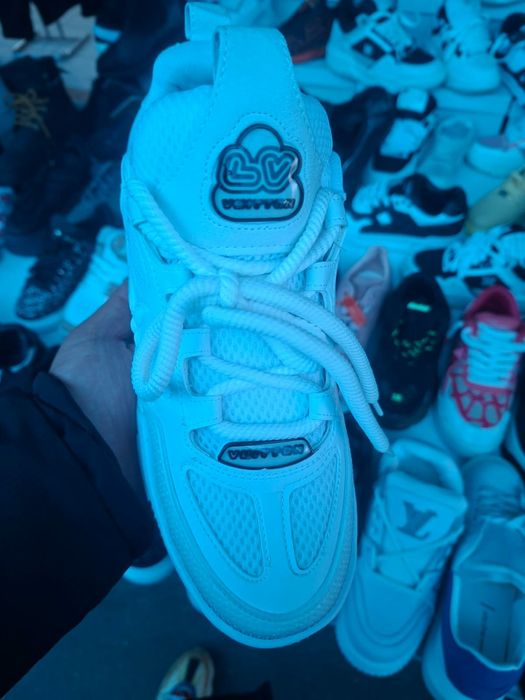 Lv skate negru și alb full calitate superioara deschidere colet