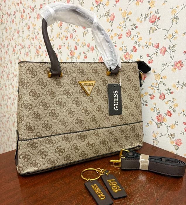 Продам сумку Guess