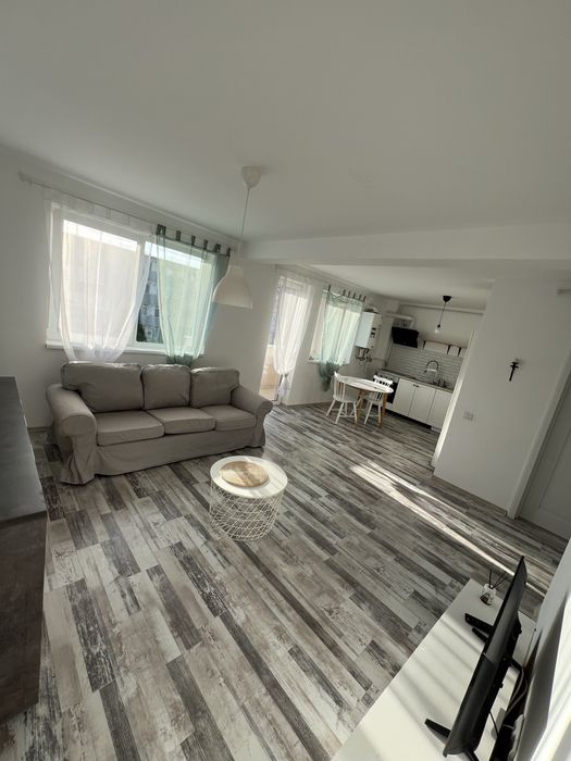 Vand apartament cu 2 camere