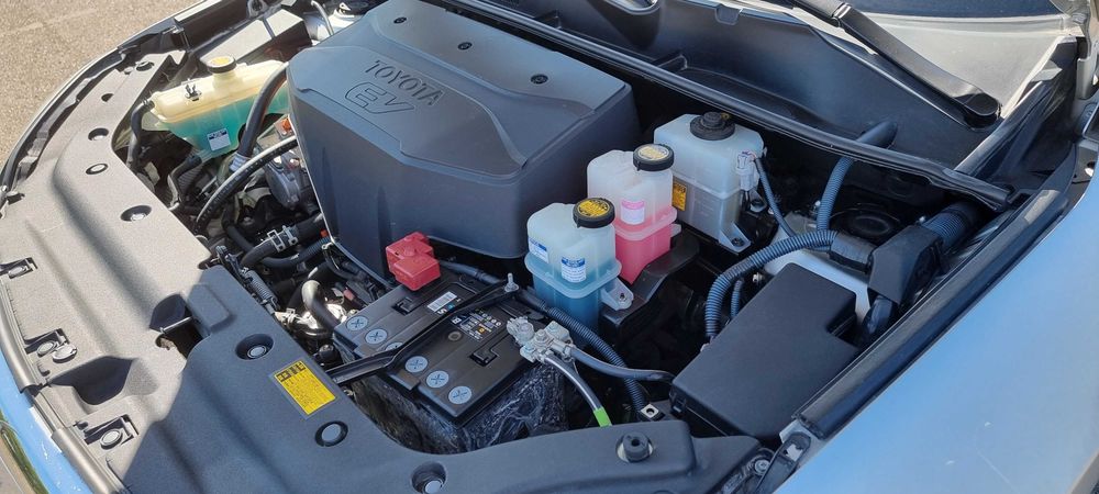 Toyota RAV4 EV 2012 г. Электромобиль