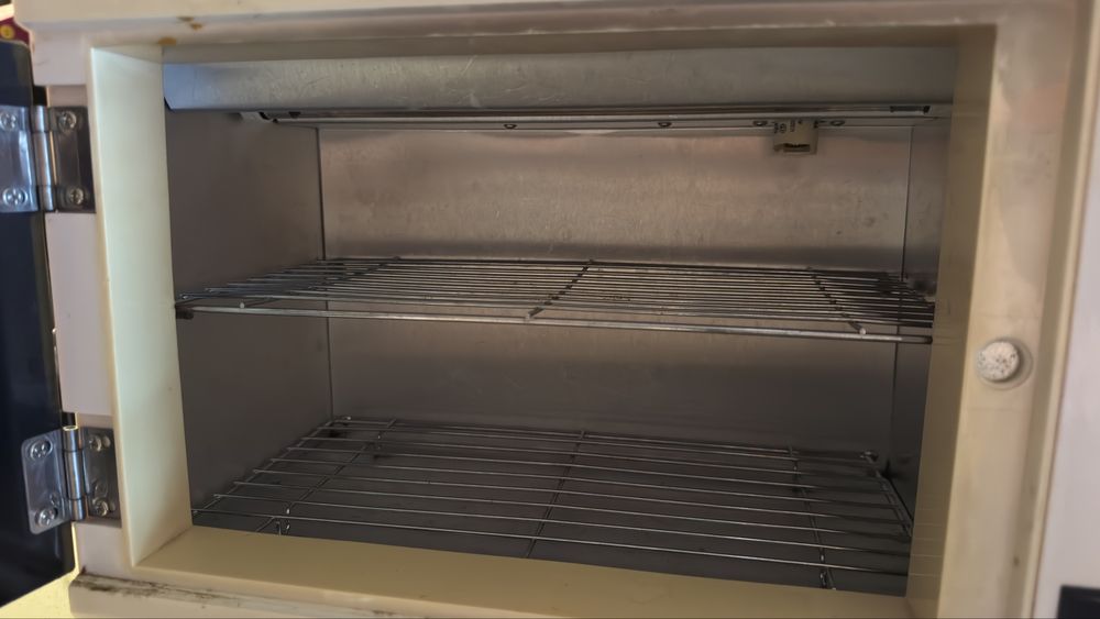 Продам УФ-стерилизатор для инструментов