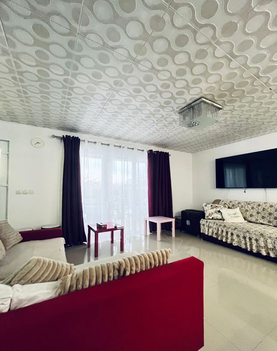 Cabana Natasha Brasov ciubar gratuit singur in curte fara proprietari.