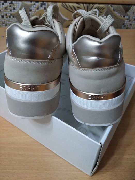 Обувь женская красовки