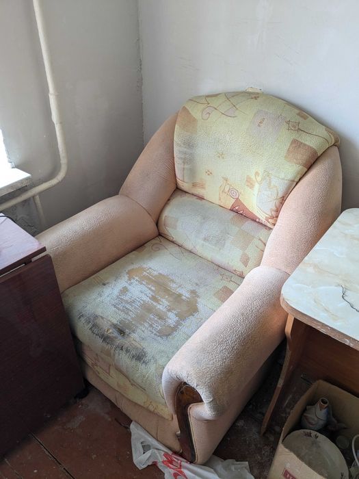 Диван угловой продам