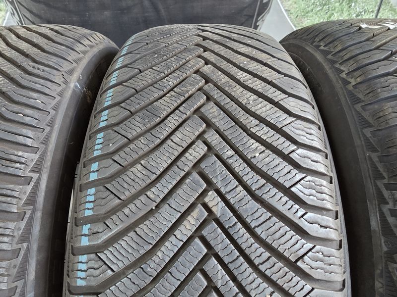235/55/18 MICHELIN 4бр