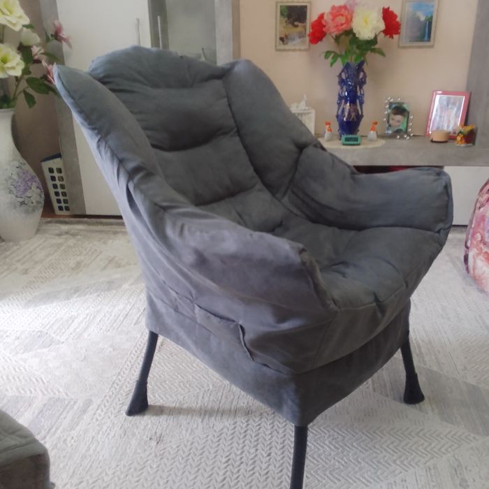 Продам кресло серое