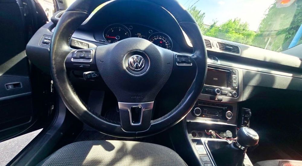 Volkswagen Passat 2011 diesel, 4.312 € — imagine 5