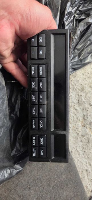 Продавам интересни части bmw е36- Becker, hi-fi, голям борд, m3 прагове