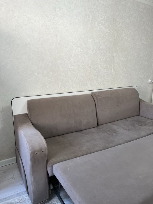 Продаеться 2 растягивающихся дивана!