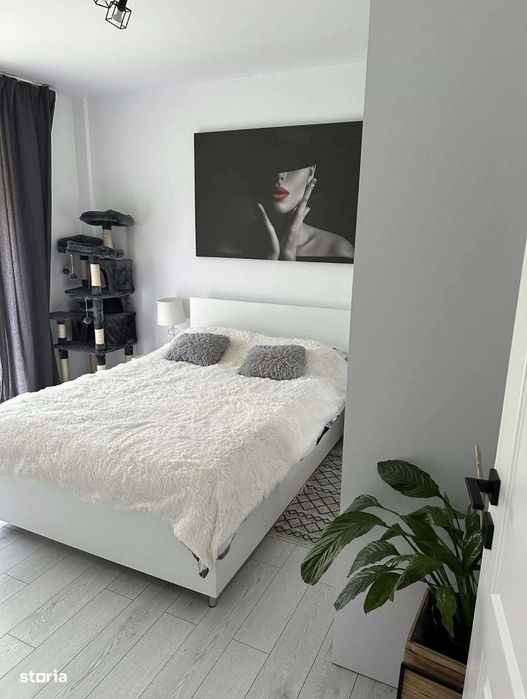 Apartament cu 3 camere , terasa 20 mp,parcare subterana,strada Eroilor
