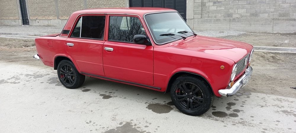 Vaz 2101 sotiladi