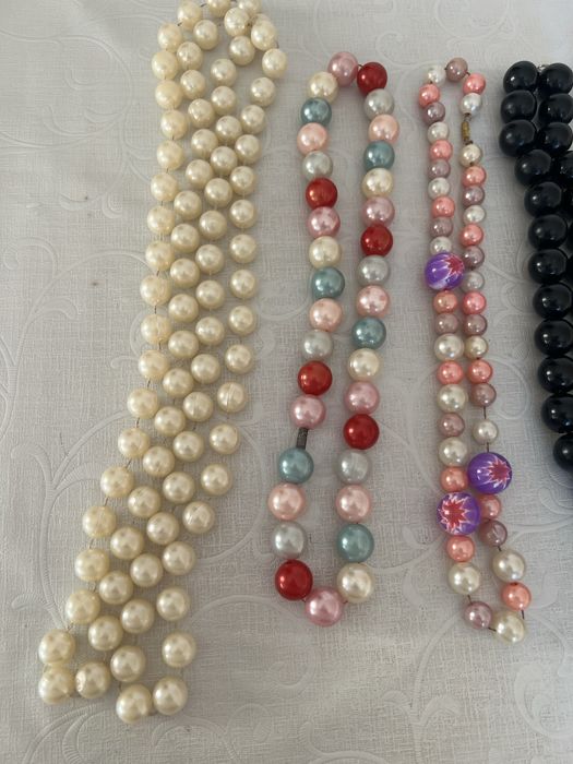 Бусы разные перламутровые