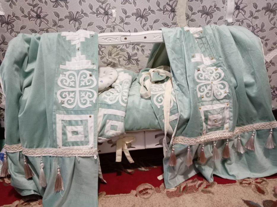 Жиналмалы бесік барлық жасауымен