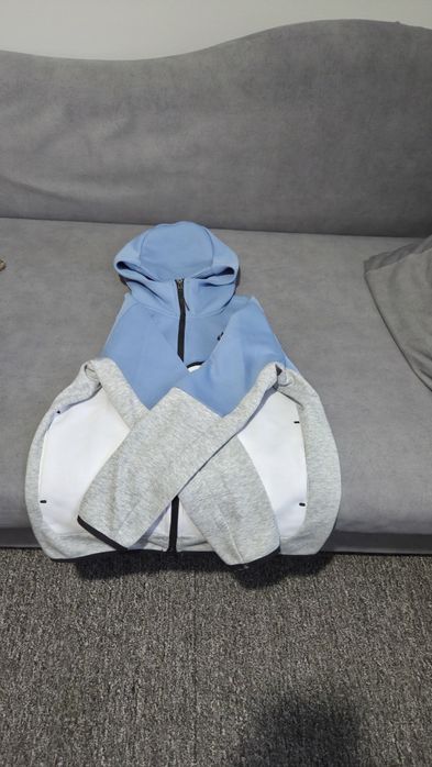 Худи Nike очень классная.