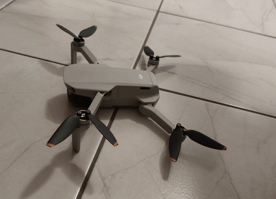 DJI Mini 2 Fly Combo Перфектен