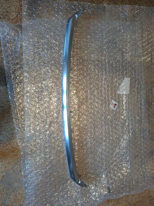 Долна лайсна на предната решетка за Lexus RX350 450