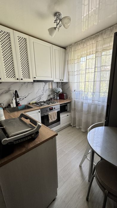 Продам квартиру трешка район океана