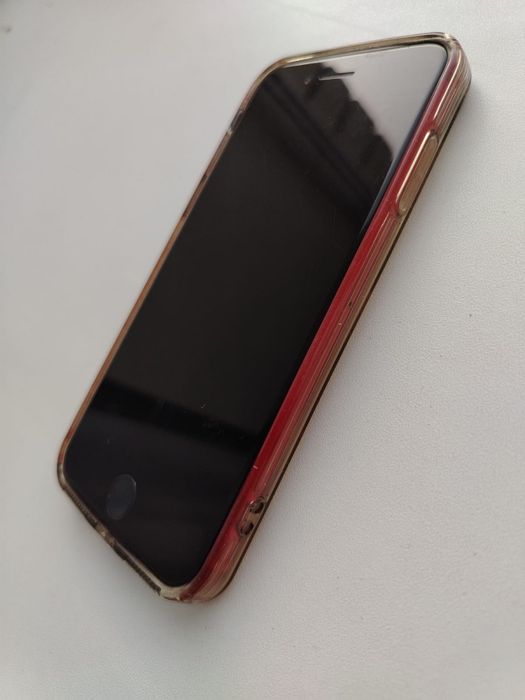 Продам Iphone SE