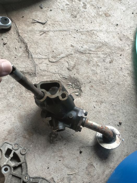 Масляный насос на Ауди 80 б4