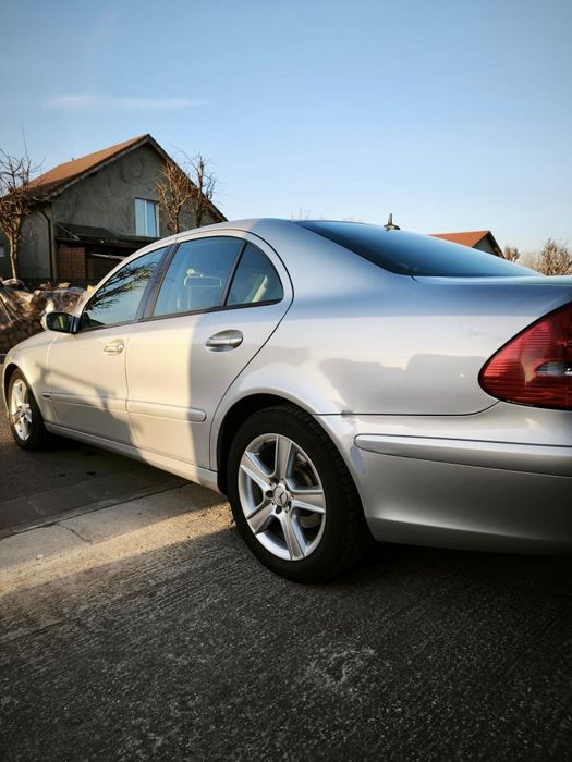 Mercedes W211 E class