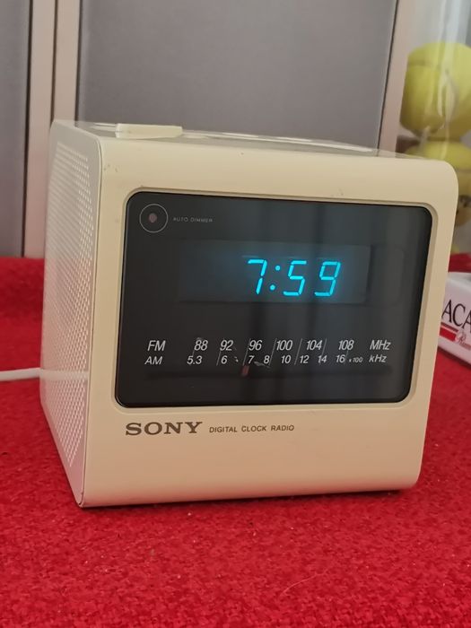 Radio SONY ICF-C11W Digi Cube