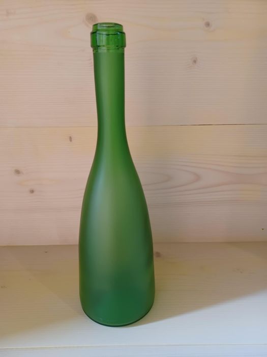 Стъклена бутилка с тапа  за ракия,вино,сватби,кръщене и др.