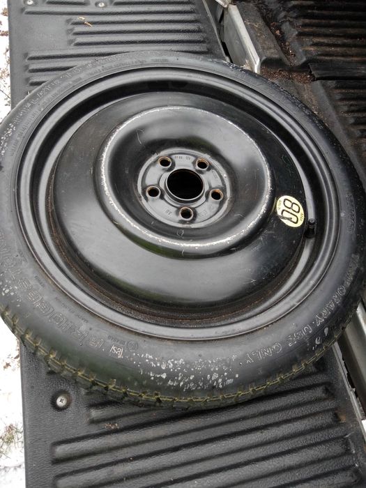 Резервна гума патерица